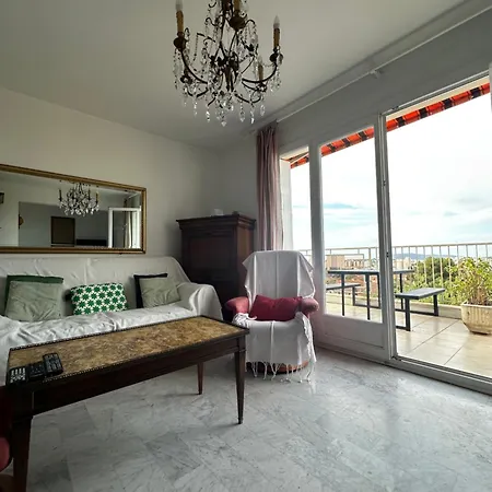 Apartament T4 Avec Terrasse Et Garage Prive