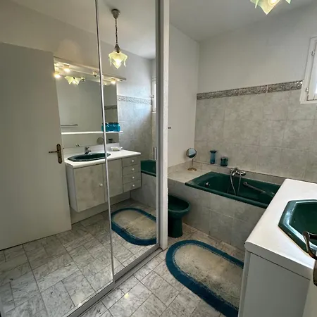 Apartament T4 Avec Terrasse Et Garage Prive
