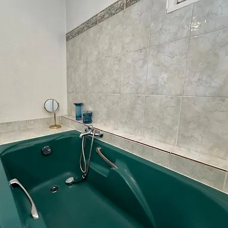 Apartament T4 Avec Terrasse Et Garage Prive